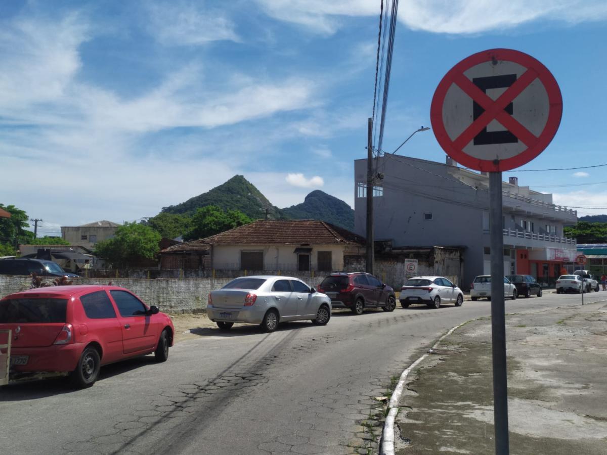 kitinetes para comprar em matinhos centro
